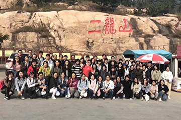 All members visit scenic spots