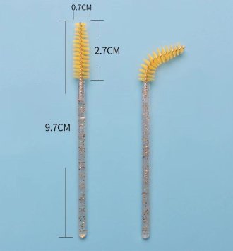 Brush for strip lashes