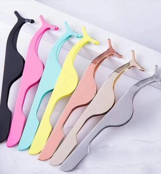Tweezer for strip lashes