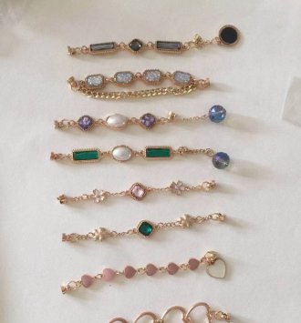 Paper box with chains